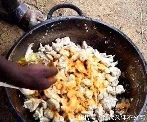 声称|非洲人偷师中国人包饺子,自豪声称非常美味,仔细一瞧却尴尬了