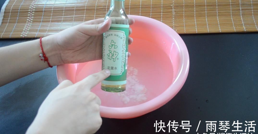 冲洗|凉席脏了别再用水冲洗了, 教你5分钟清洗凉席, 洗的干净还能除螨