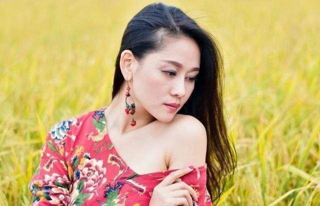 俗语“色字头上一把刀”,下半句揭露人性,可惜十人九不知