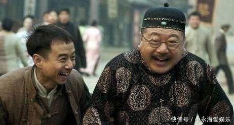 穷秀才@富人炫富写对联,穷秀才看不惯加了一笔,意思竟截然相反