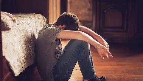 孩子|16岁男孩手写“印刷体”,700万网友点赞,父母却叹气:孩子病了