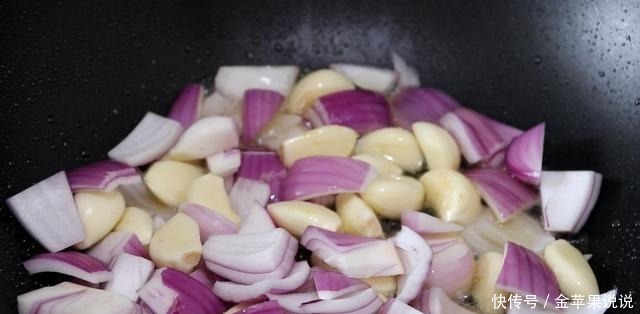 这是鸡腿的特别做法,不要焯水不用过油,味道比饭店做的都好吃