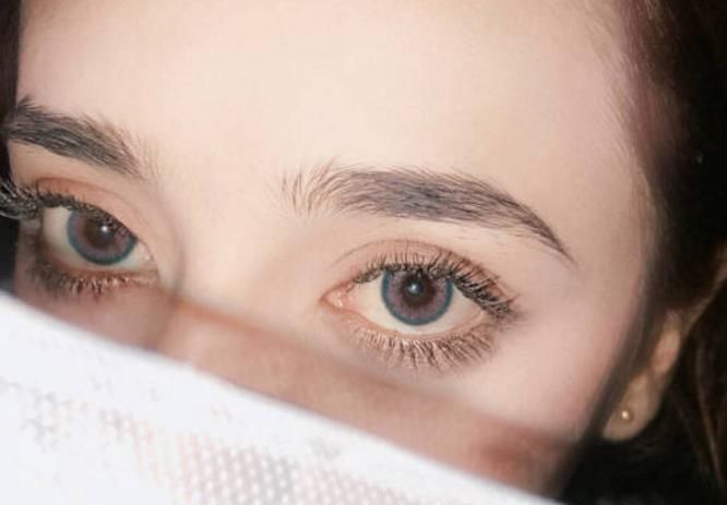 异性缘|女孩子的眼睛有这“3个标志”,天生自带眼妆,异性缘爆棚