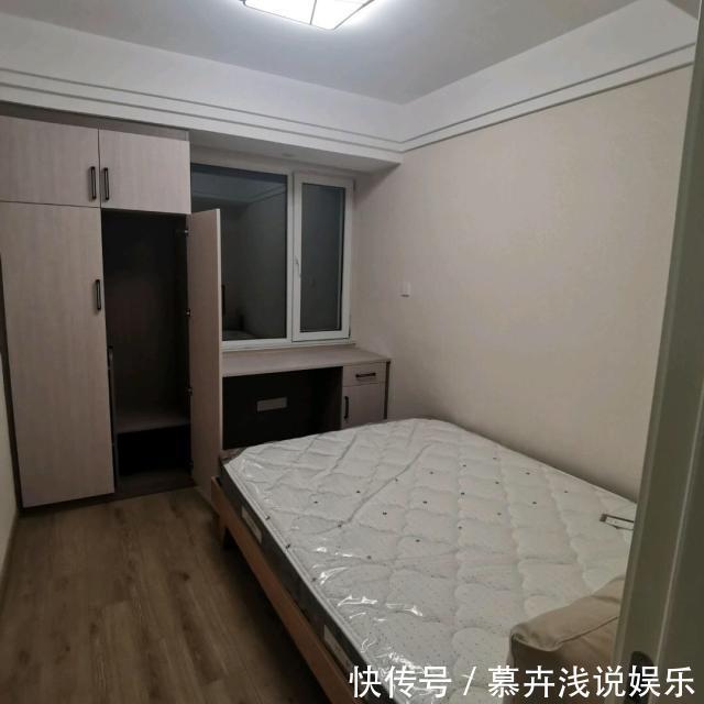 石膏线|新房正在通风中,提前晒晒,入户鞋柜很实用,电视墙漂亮又大气