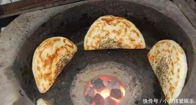 硬面烤饼|古代流传了两干多年的美食,曾是秦军们穿在身上还能当盔甲。