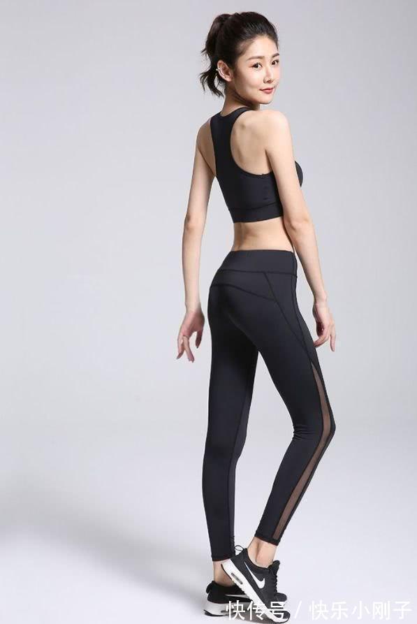运动风 运动风的打底裤,修身而不受束缚,身姿更加挺拔有型