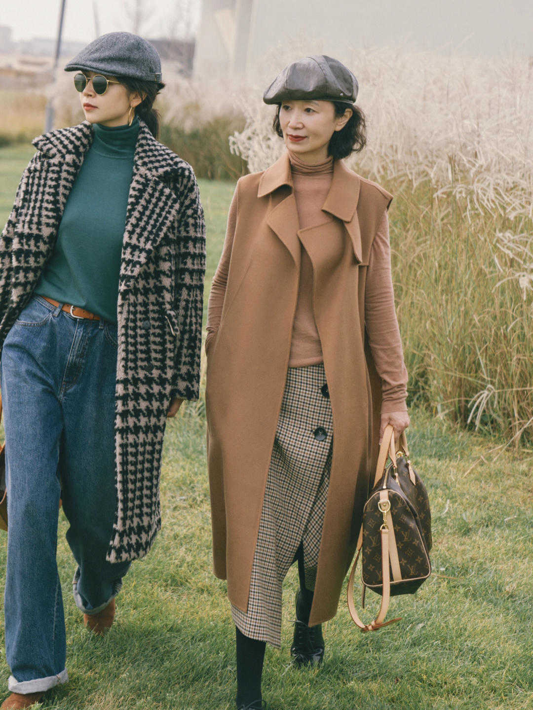 穿搭|50+女人不要选择大衣配长靴子,太土了?学博主这样穿,优雅精致