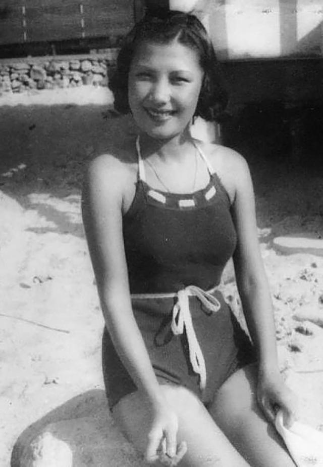 蓝妮|同学给她取一绰号,她却高兴地把真名改成绰号,结果之后成大名人