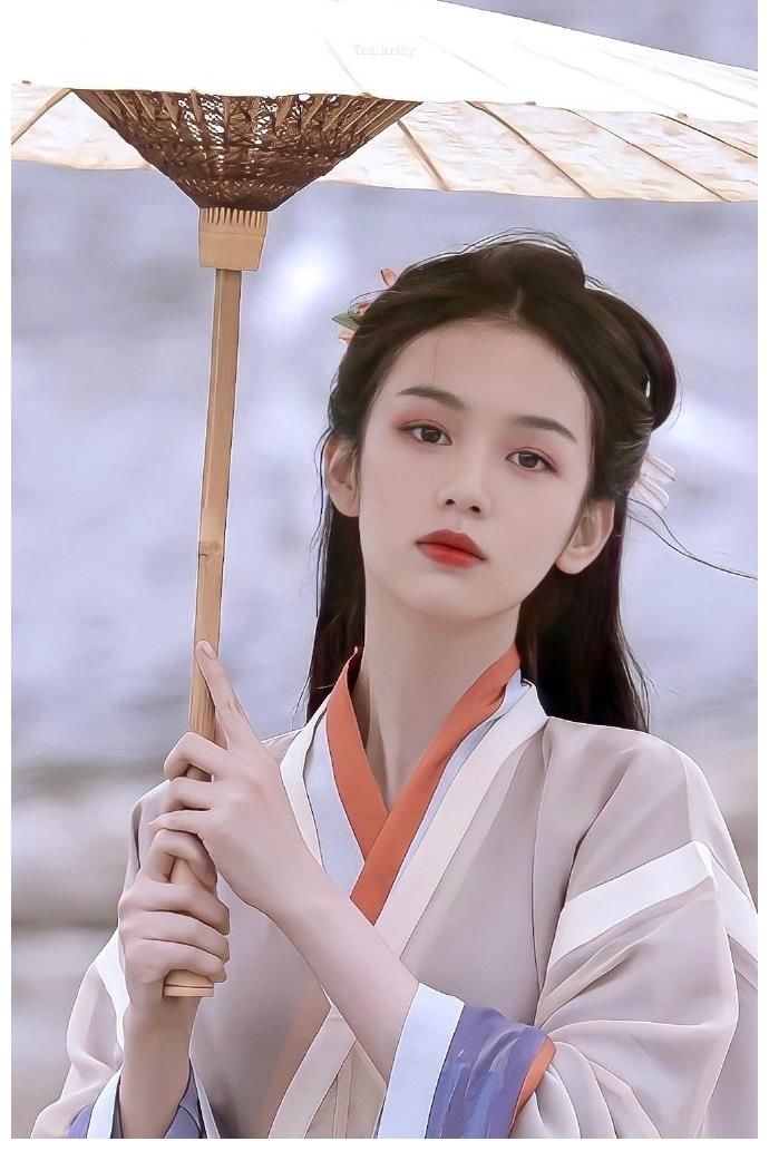 中餐厅|周也姚安娜炒CP翻车，周也粉称姚形象差，公主粉吐槽周是营销咖