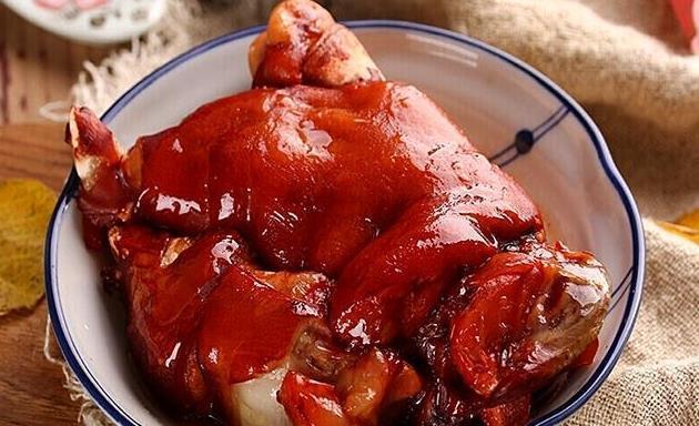 酱肉|大厨教你做酱肘子、酱猪蹄，软糯香嫩、酱香浓郁，“配方”要收藏