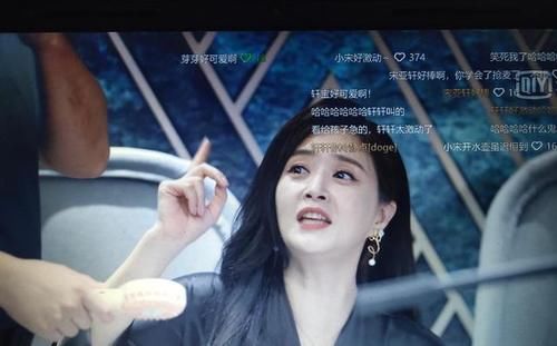 余空|那英抢人多次输给李克勤,探案节目听不出自己的歌!