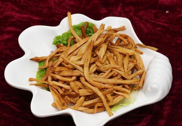 女性不想老太快，推荐多吃三食物，调经补血，净化血液，排出毒素