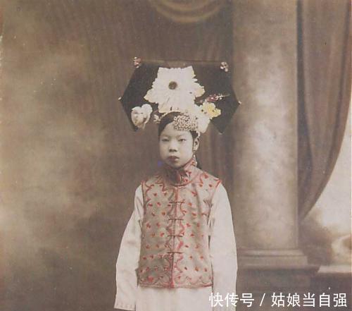 离婚|历史上唯一敢与皇帝离婚的皇妃，网友说她长得像一个人，还真像！