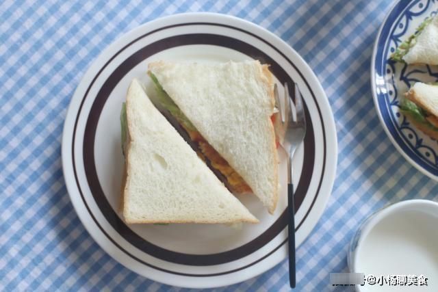 营养|用昨天的面包做了营养早餐，搭配蔬菜加一个蛋，孩子特喜欢，真棒