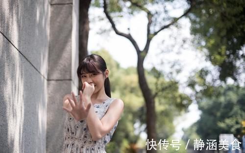 美女 靓丽美女时尚碎花无袖长裙青春靓丽美#美人美装#