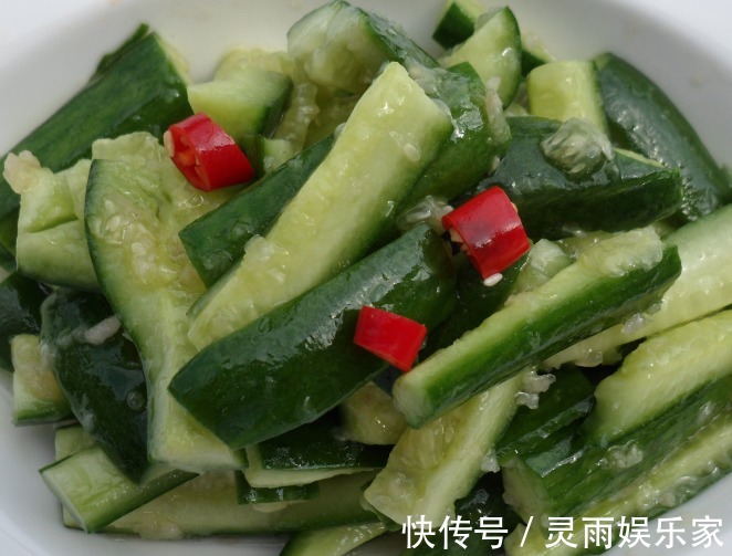 温性|女性有孕时尽量避开3种食物,会损伤宝宝身体发育,还会加重浮肿