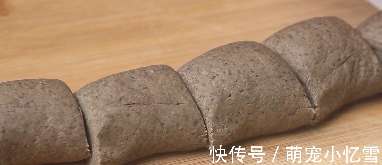 早餐多给孩子做这个吃,钙是牛奶的20倍,补脑长高个,比吃排骨强