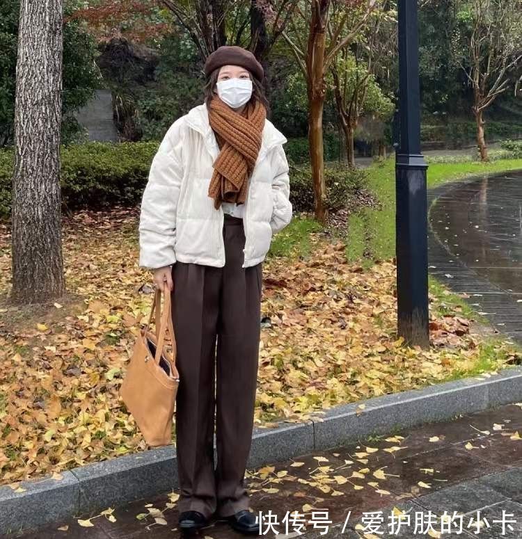 毛衣|菱格面包服穿得厚实也不显胖,初春保暖又时髦,看着还挺有活力的