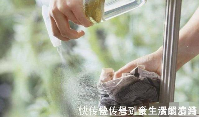 家政阿姨|擦玻璃,不要用洗涤剂,家政阿姨教我一招,干净透明不落灰