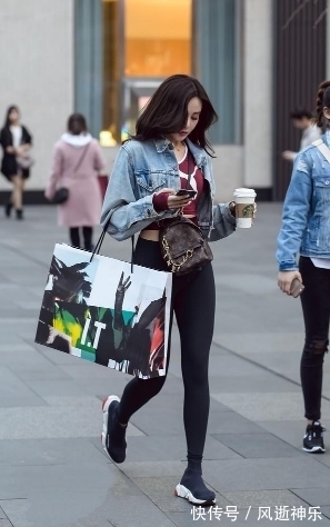 搭配|街拍：穿运动装不一定是在健身房日常搭配怎么舒服怎么穿