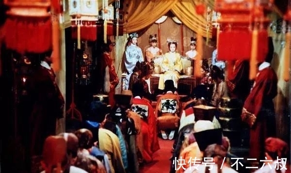 青春|贾元春明明青春妙龄,为何却身体发福患上痰疾?答案在秦可卿身上