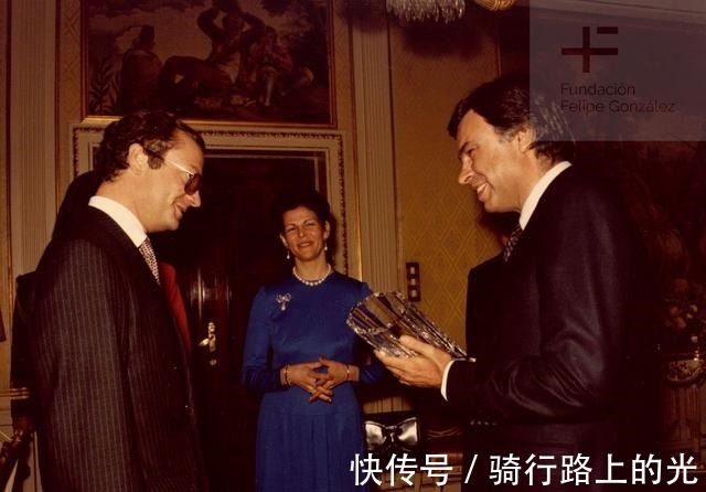 玛格丽塔 王室珠宝听说,钻石蝴蝶结胸针和珍珠更配哦