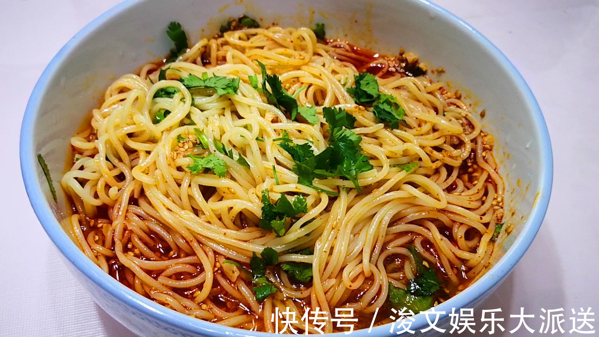 煮面条,开水下锅就错了!面馆老板牢记3点,面条爽滑又筋道