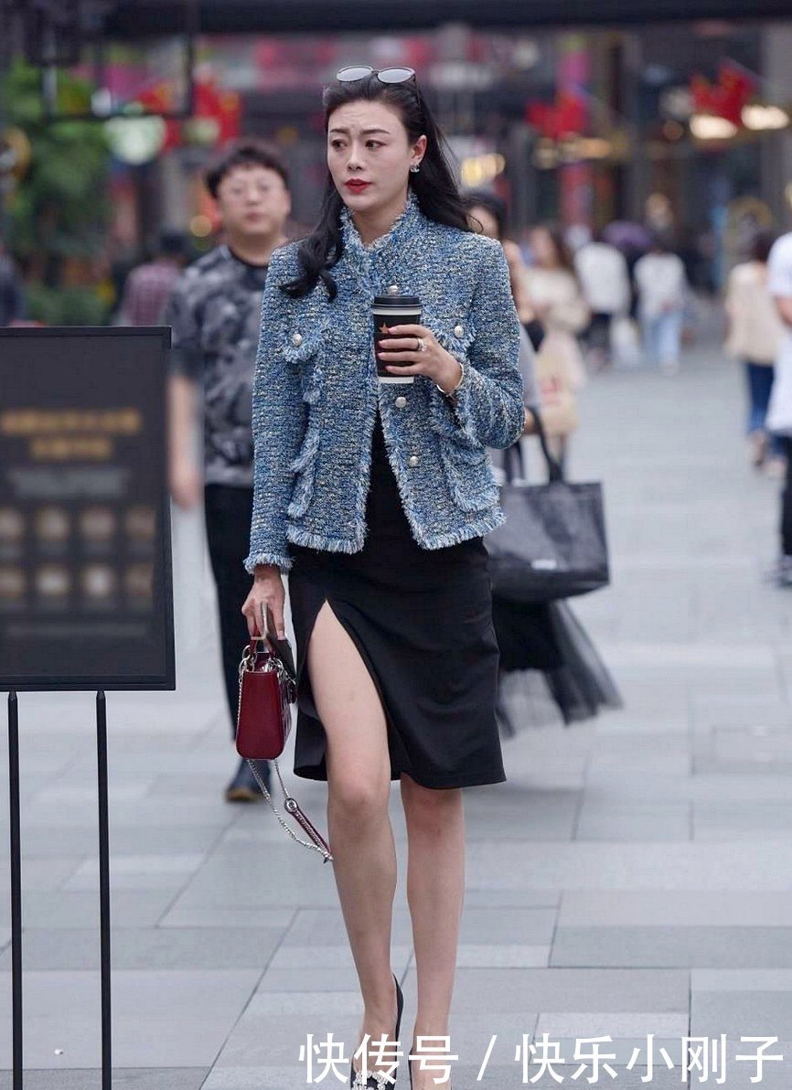 搭配靓丽的格子裙简洁唯美,气质好高级