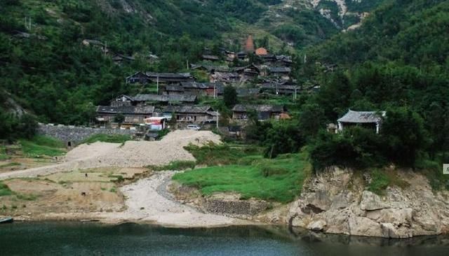 我国|我国竟有只用碗建造的房子？屹立百年丝毫不变，老外看了都傻了！