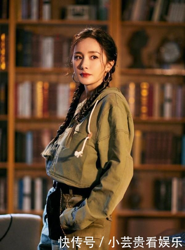 皮肤暗黄的女人，建议多穿这3个高级色，减龄显白不止一点点