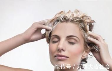 女性|女性头发多久洗一次最好？洗头常犯的4个错误，很多人都避免不了