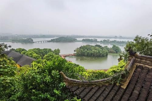 江苏低调的小城，比南京更古朴，却是《新白娘子传奇》故事发源地