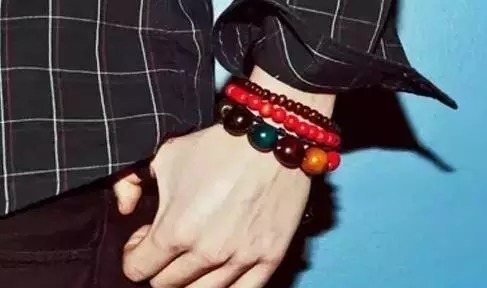 串珠|手串怎么戴才不土气?教你一秒变型男!