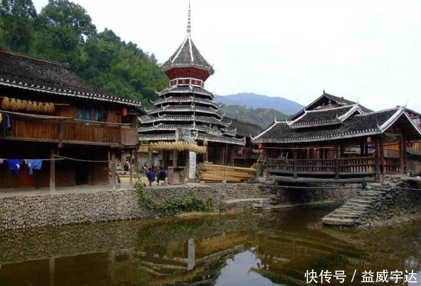 中国唯一被水包围的古镇，不通车不修桥，只有坐船才能去游玩
