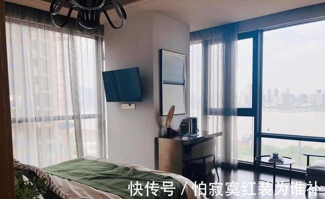 私密会|“卧室带阳台”和“客厅带阳台”哪个好问了住过的人终于明白了