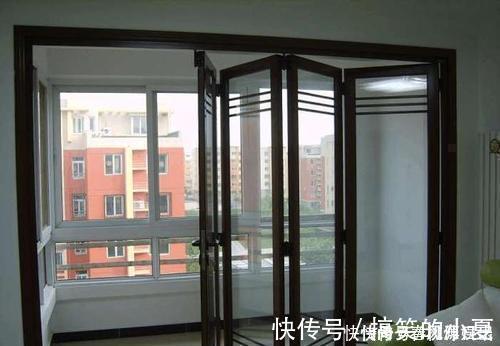门扇|家中阳台不要傻傻装推拉门了，占空间还不实用，聪明人家都装这种