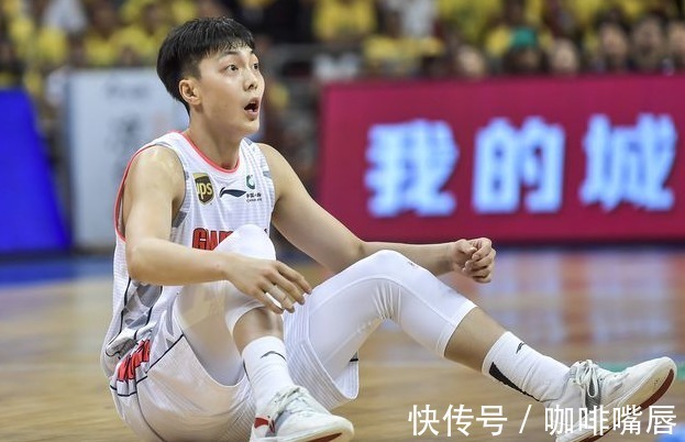 廣東男籃|胡明軒風(fēng)波大結(jié)局！不僅不罰還要獎(jiǎng)勵(lì)，更是得到籃協(xié)大力支持！