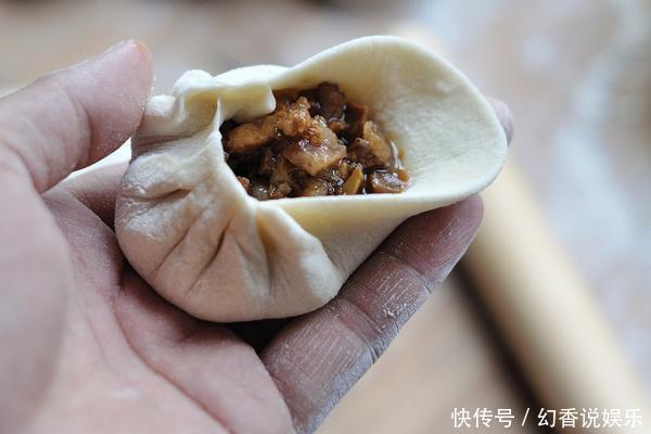 满嘴|好吃流油的鲜肉包子，入口即化，让你满嘴流油，一口气能吃五六个