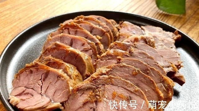 年夜饭|年夜饭菜单出炉，一家人10个热菜4个凉菜，个个是硬菜，喜庆吉祥