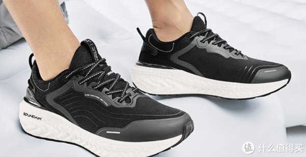 慢跑鞋 抛开品牌只谈产品,阿迪Ultra Boost相当于什么价位的国产跑鞋?