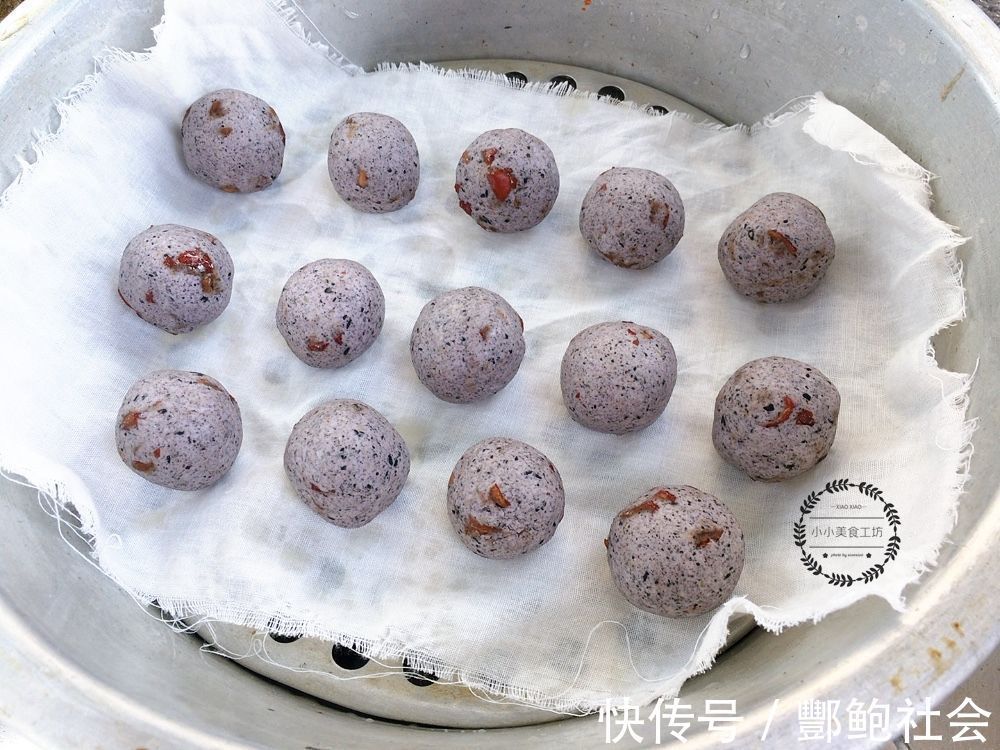 头发|婆婆坚持每天吃点它,脸色红润,头发乌黑,朋友夸:难怪显年轻