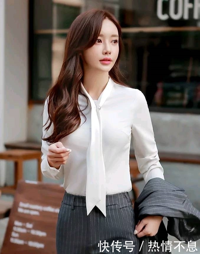 气质女神引领时尚,丰盈饱满的身材,十分吸睛