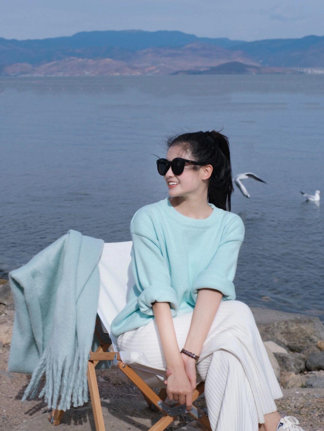 身材 哪怕你没有身材上的焦虑,也别穿紧身衣,这4款毛衣够你用