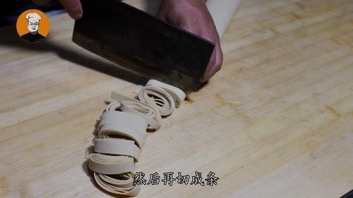 豆腐皮|豆腐皮别炒菜吃了,教你好吃新做法,我家1周吃3次,次次都光盘