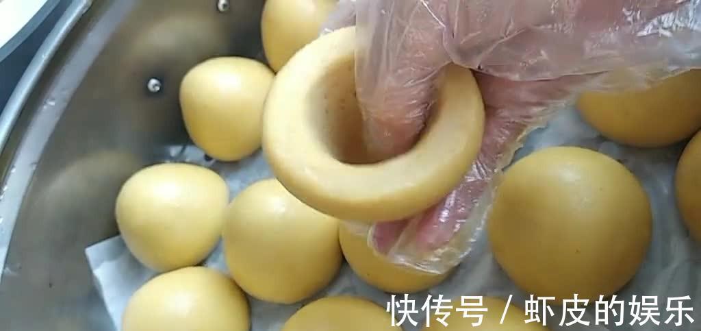 玉米面窝头的做法,粗粮细作的经典代表,口感暄软香甜适口性极佳