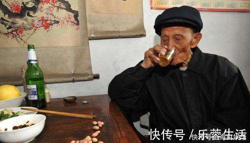 农村俗语“豆腐下酒,不如喂狗”,是啥意思,为啥豆腐不能下酒