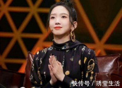 跷二郎腿又如何,孟美岐“老师”真没点评周传雄,他被淘汰也实属正常