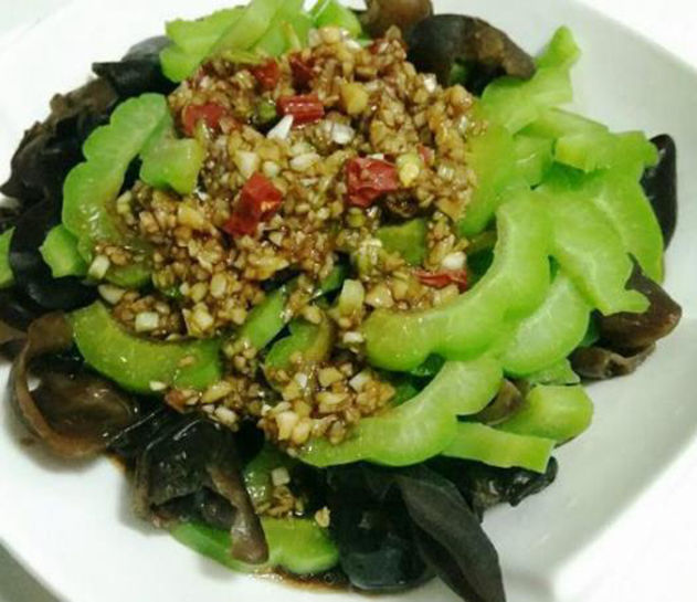 刮油消脂|女性到了中年常吃3种美食,刮油消脂,排毒抗衰,清理体内毒素