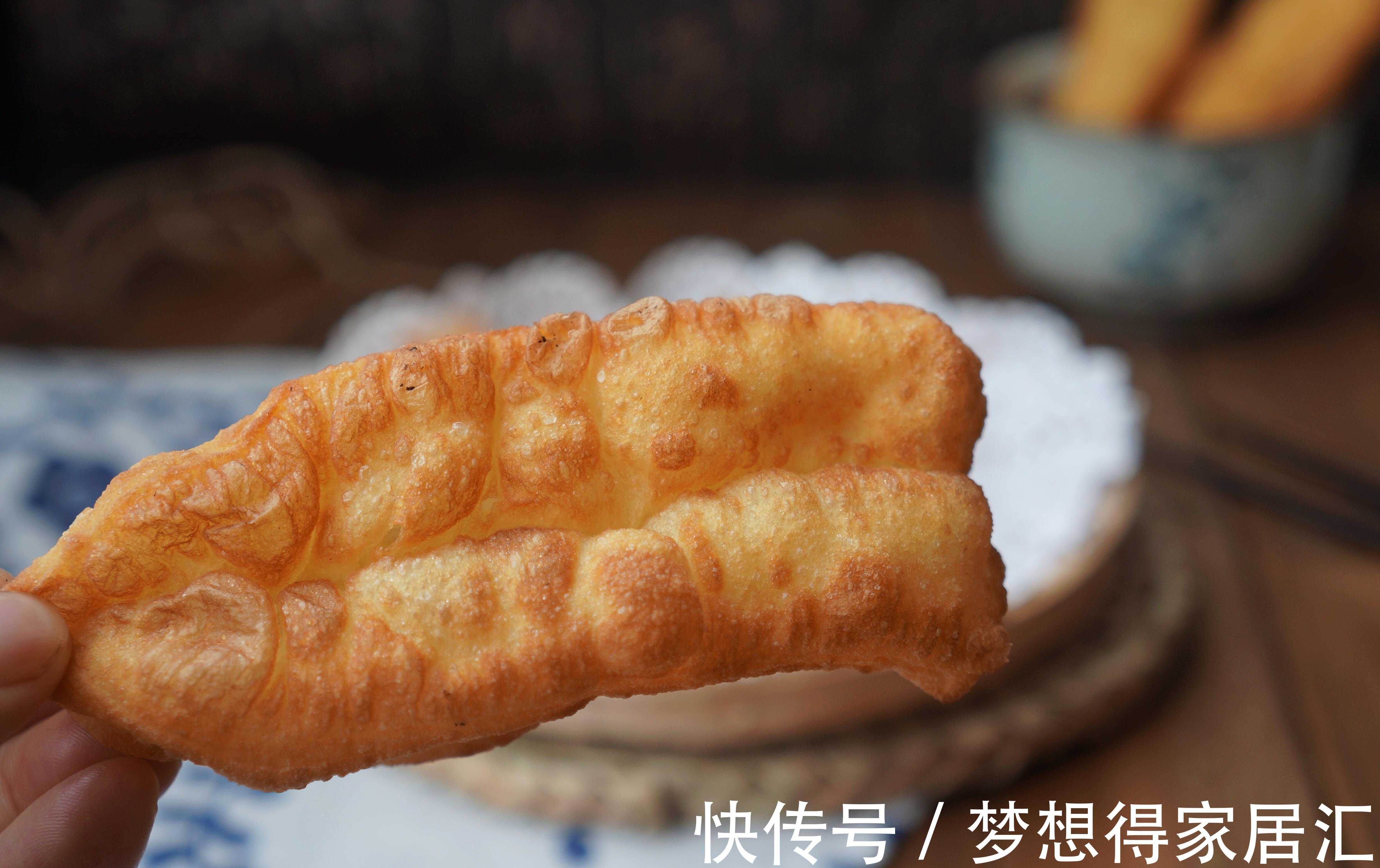 面团|1碗面粉1个鸡蛋,教你做在家做油条,卫生还健康