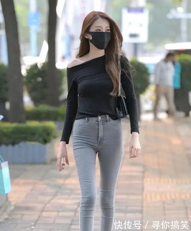 搭配 打底裤的搭配更显娇俏感,带来浓厚的女人魅力,穿出淑女魅力